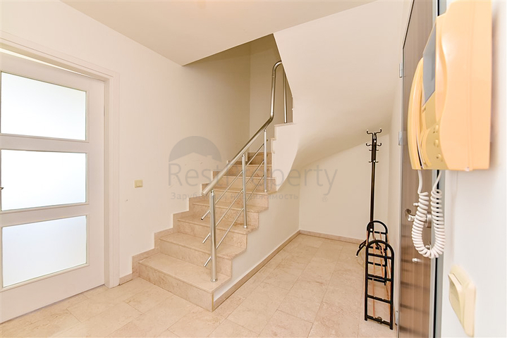 Просторный пентхаус планировкой 3+1 в районе Конаклы. 