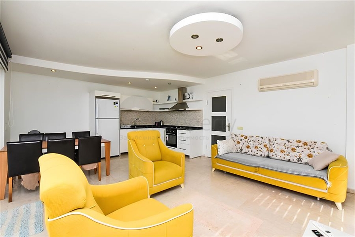 Просторный пентхаус планировкой 3+1 в районе Конаклы. 