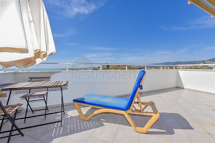 Просторный пентхаус планировкой 3+1 в районе Конаклы. 