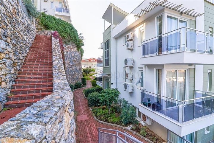 Просторный пентхаус планировкой 3+1 в районе Конаклы. 