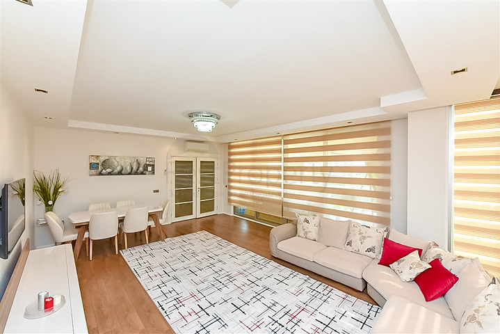 Просторная квартира в районе Оба