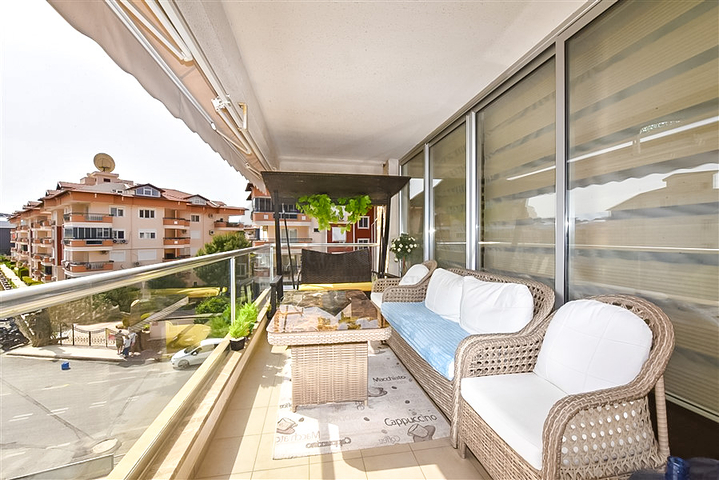 Просторная квартира в районе Оба