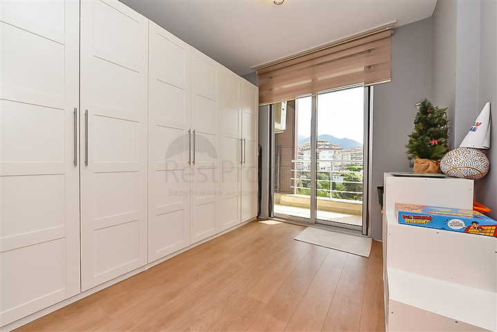 Просторная квартира в районе Оба