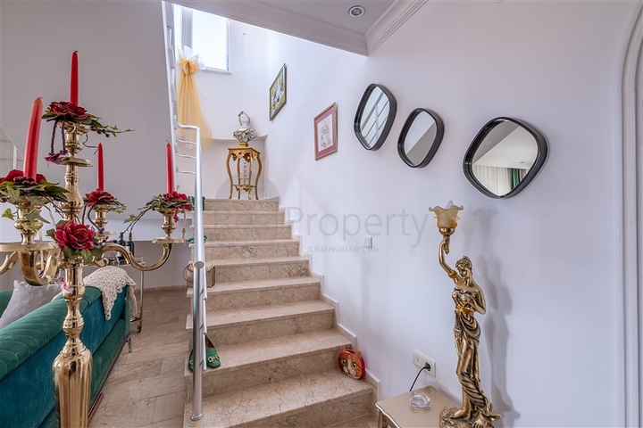 Пентхаус 3+1  в районе Махмутлар