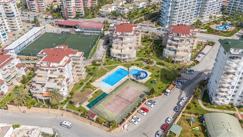 Квартира с просторной планировкой 1+1 в районе Джикджили. 