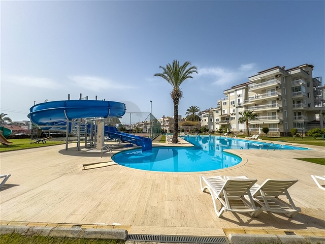 Квартира с просторной планировкой 1+1 в районе Джикджили. 