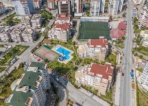 Квартира с просторной планировкой 1+1 в районе Джикджили. 