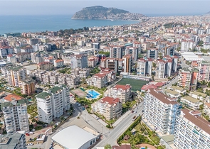 Квартира с просторной планировкой 1+1 в районе Джикджили. 