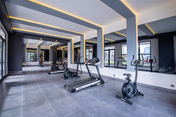 Просторная квартира 4+1 с мебелью: ваш уютный дом в Махмутларе