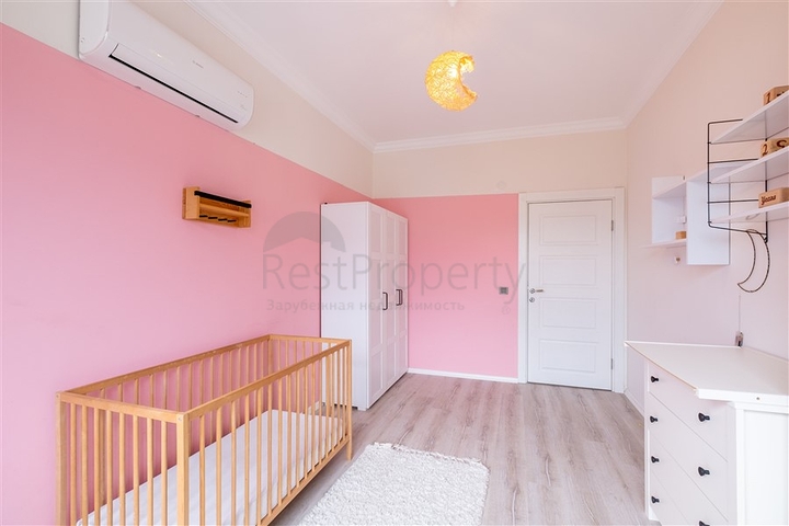 Просторная квартира 4+1 с мебелью: ваш уютный дом в Махмутларе