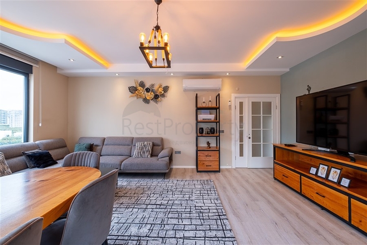 Просторная квартира 4+1 с мебелью: ваш уютный дом в Махмутларе