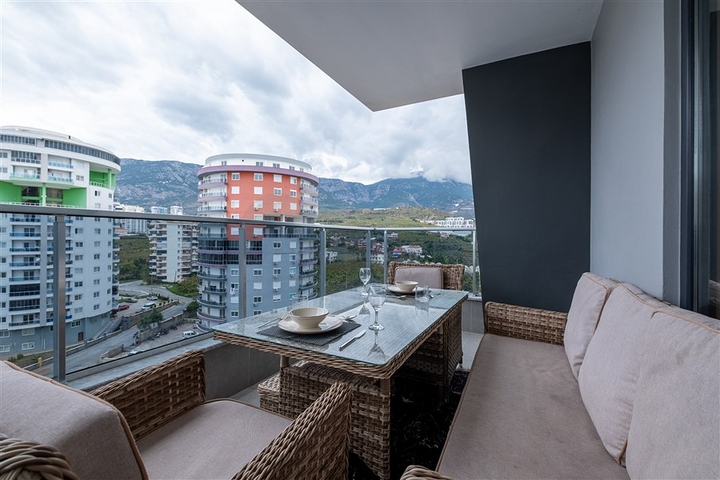 Просторная квартира 4+1 с мебелью: ваш уютный дом в Махмутларе