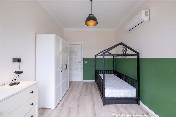 Просторная квартира 4+1 с мебелью: ваш уютный дом в Махмутларе