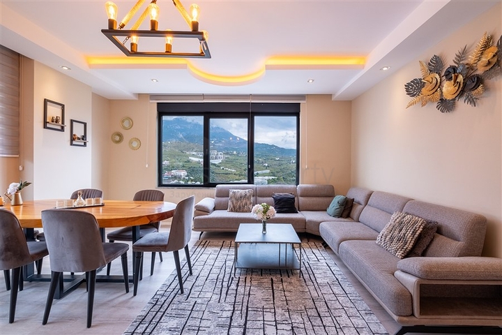 Просторная квартира 4+1 с мебелью: ваш уютный дом в Махмутларе