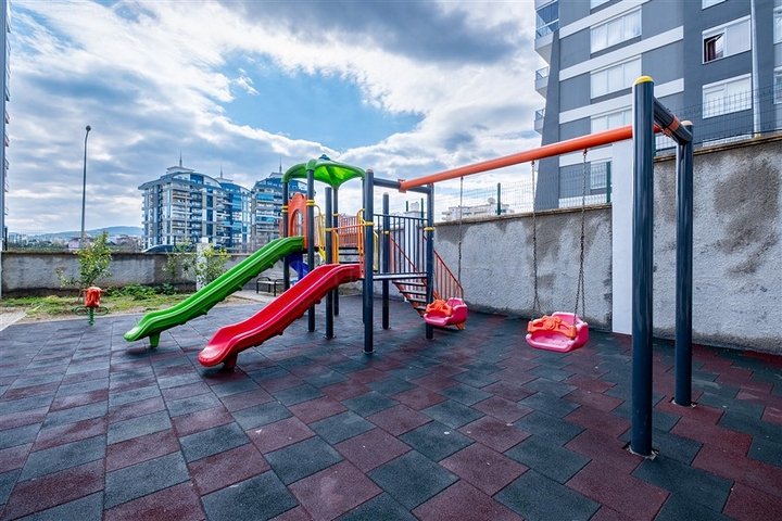 Просторная квартира 4+1 с мебелью: ваш уютный дом в Махмутларе