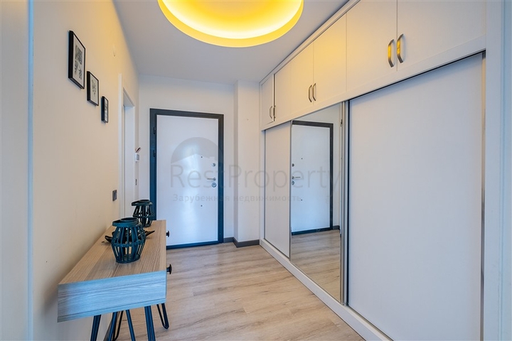 Просторная квартира 4+1 с мебелью: ваш уютный дом в Махмутларе