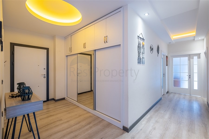 Просторная квартира 4+1 с мебелью: ваш уютный дом в Махмутларе