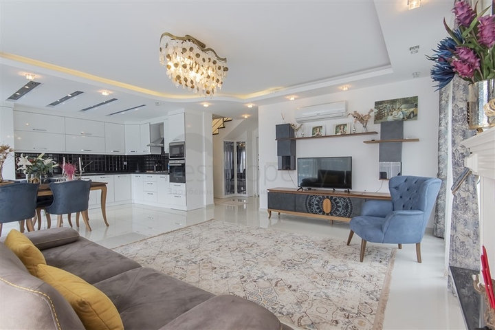 Вилла 8+2 в районе Каргыджак 