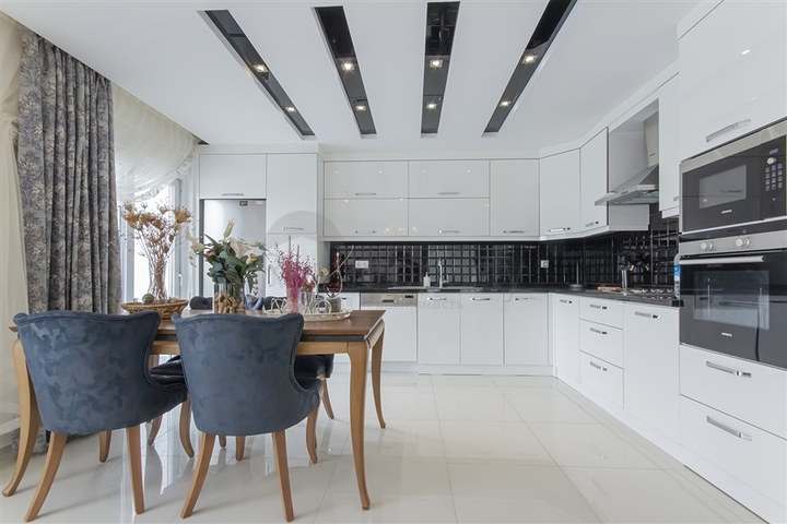 Вилла 8+2 в районе Каргыджак 