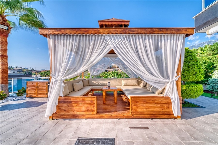 Вилла 8+2 в районе Каргыджак 