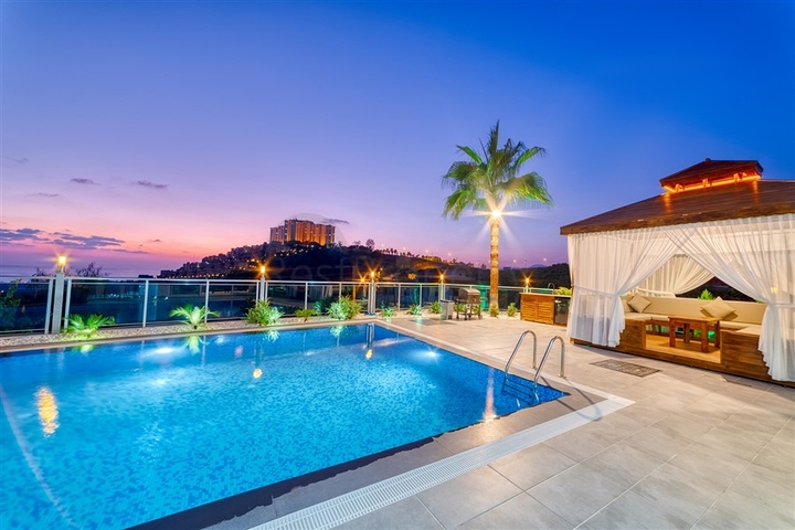 Вилла 8+2 в районе Каргыджак 