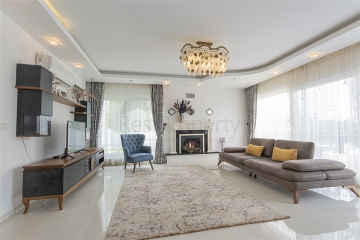 Вилла 8+2 в районе Каргыджак 