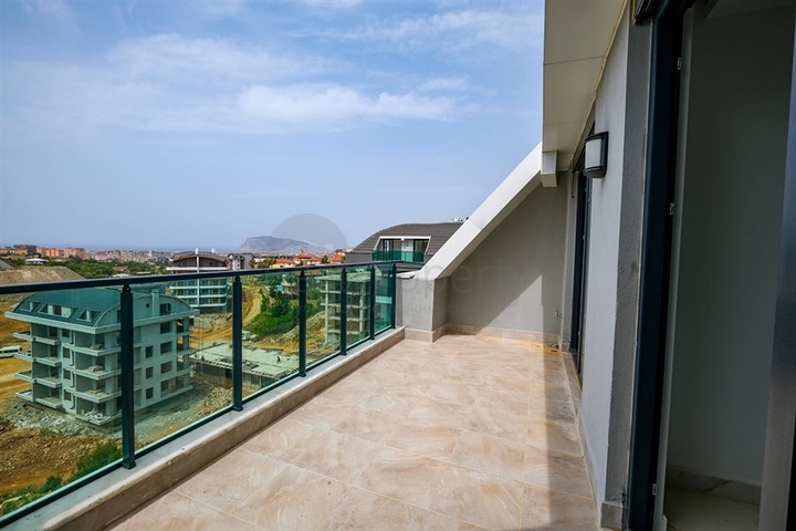 Пентхаус 2+1 с видом на море и крепость Кале в районе Оба