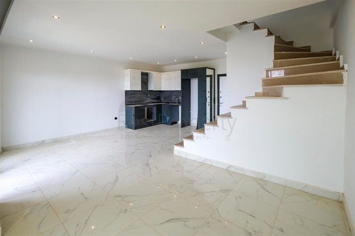 Пентхаус 2+1 с видом на море и крепость Кале в районе Оба