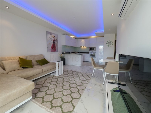 Уютная 1+1 с собственной терассой в районе Оба