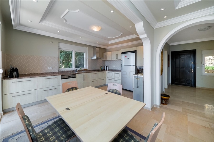 Вилла с панорамными видами на море и горы