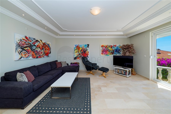 Вилла с панорамными видами на море и горы