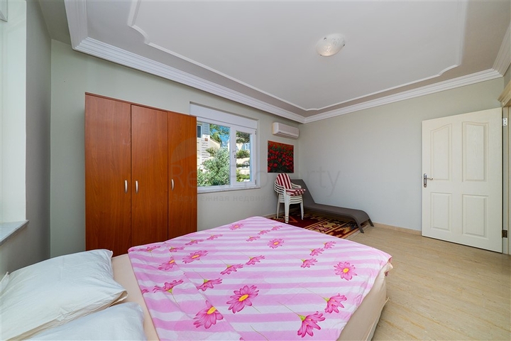 Вилла с панорамными видами на море и горы