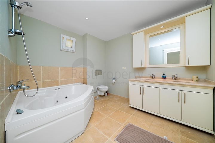 Вилла с панорамными видами на море и горы