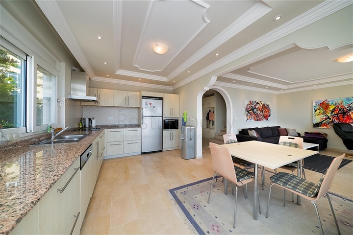 Вилла с панорамными видами на море и горы