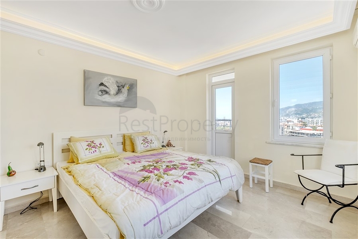 Просторный пентхаус в районе Оба