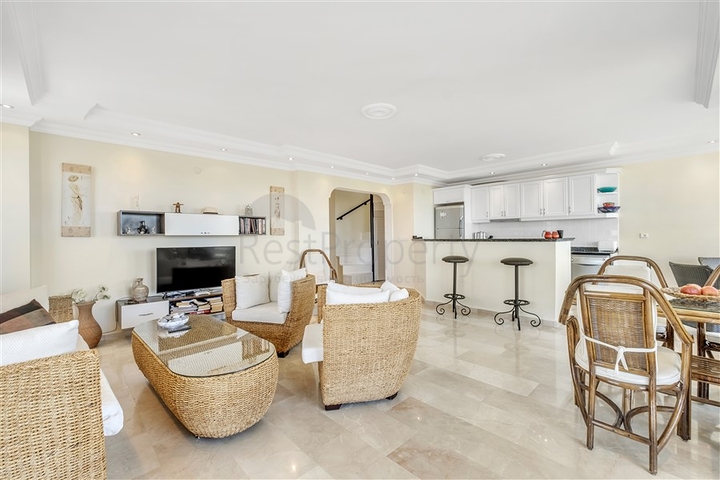 Просторный пентхаус в районе Оба