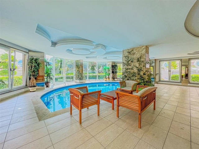 Продается уютная квартира в жилом комплексе на берегу моря в Махмутларе