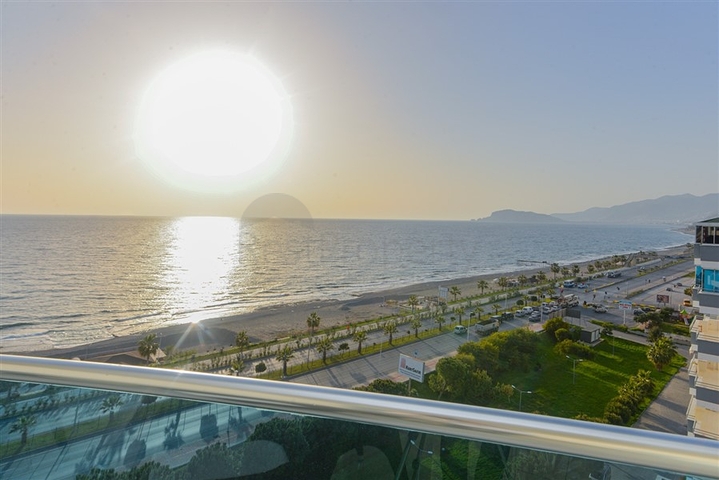 Продается уютная квартира в жилом комплексе на берегу моря в Махмутларе