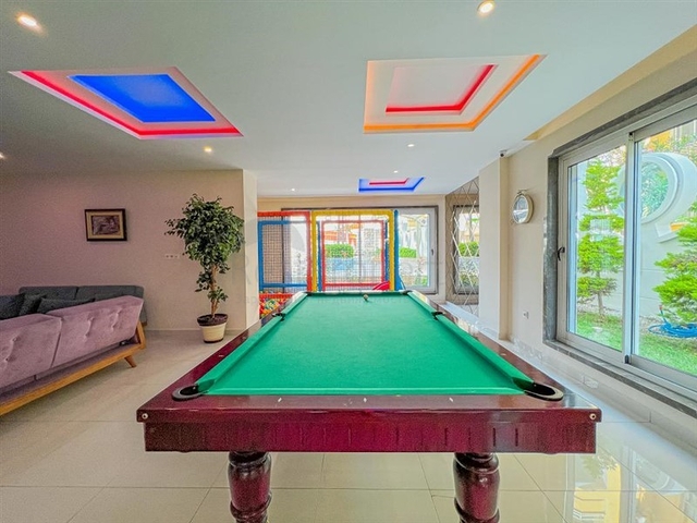 Продается уютная квартира в жилом комплексе на берегу моря в Махмутларе