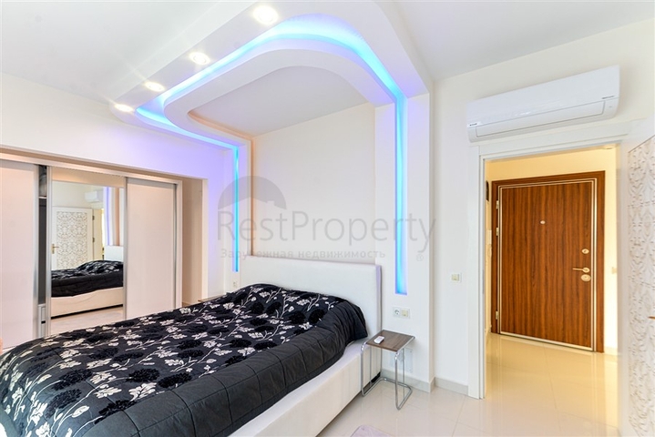 Продается уютная квартира в жилом комплексе на берегу моря в Махмутларе