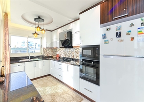 Продается уютная квартира в жилом комплексе на берегу моря в Махмутларе