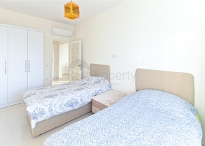 Продается уютная квартира в жилом комплексе на берегу моря в Махмутларе