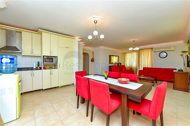 Уютная трехкомнатная квартира с захватывающим видом на море