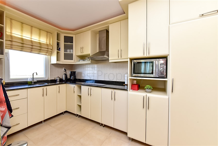 Уютная трехкомнатная квартира с захватывающим видом на море