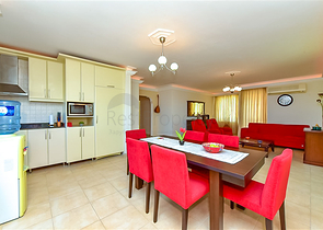 Уютная трехкомнатная квартира с захватывающим видом на море