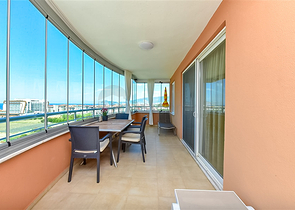 Уютная трехкомнатная квартира с захватывающим видом на море