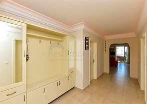 Уютная трехкомнатная квартира с захватывающим видом на море