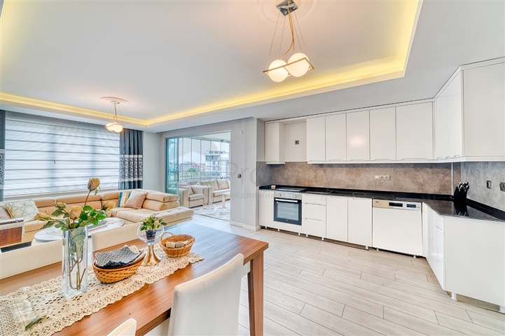 Просторная квартира 4+1 с мебелью и техникой в престижном районе Оба