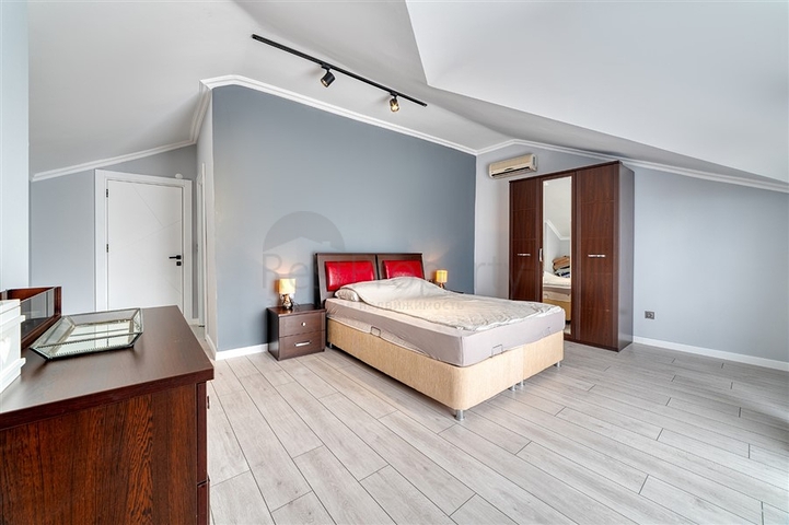 Просторная квартира 4+1 с мебелью и техникой в престижном районе Оба