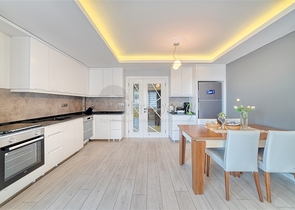 Просторная квартира 4+1 с мебелью и техникой в престижном районе Оба